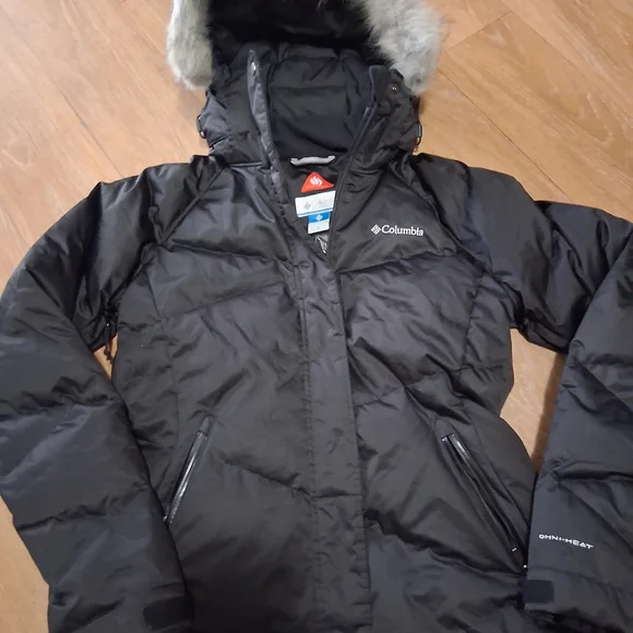 Columbia Black Quilted Hooded Jacket with White Logo - Picture 2 of 7